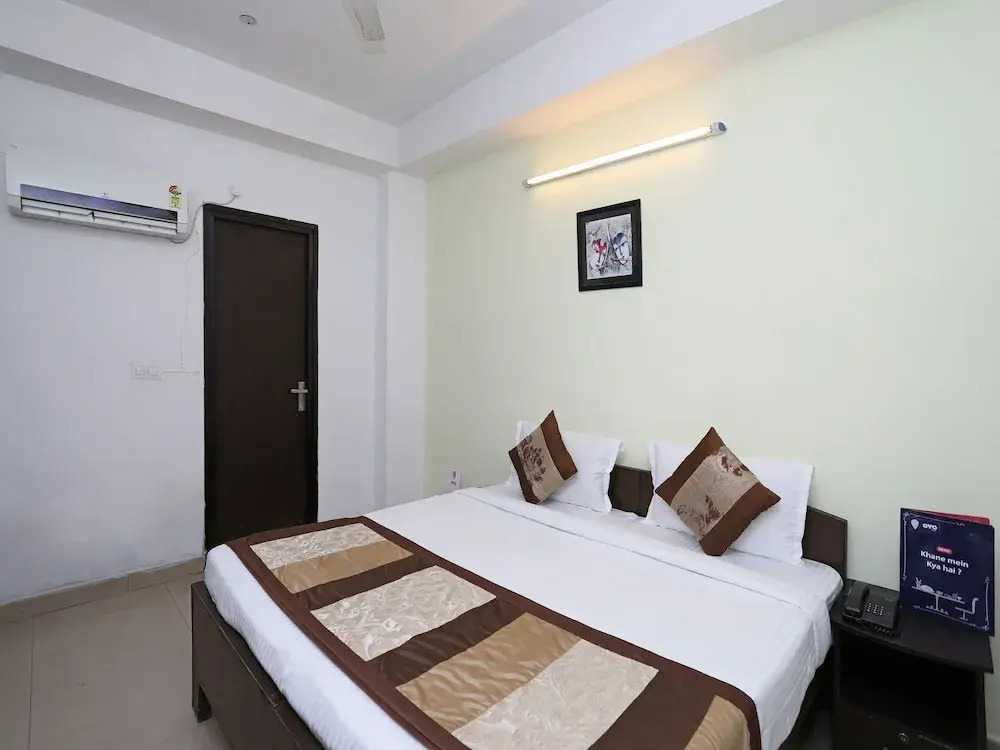 OYO 11392 The Hotel Grand Hospitality