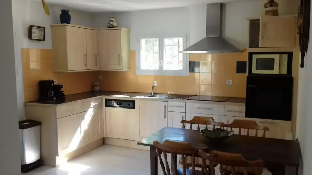 House With 2 Bedrooms in Jouques, With Private Pool, Enclosed Garden a