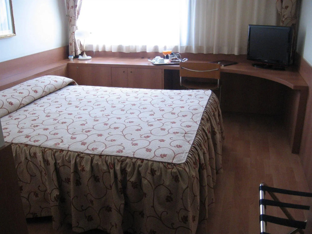 Melas Hotel