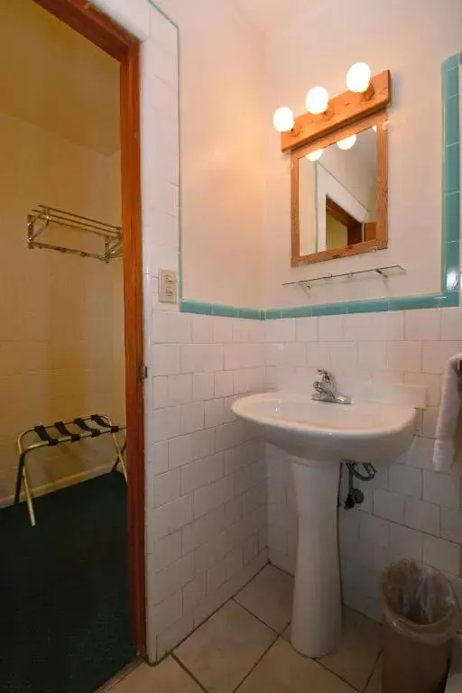 Western Hills Motel