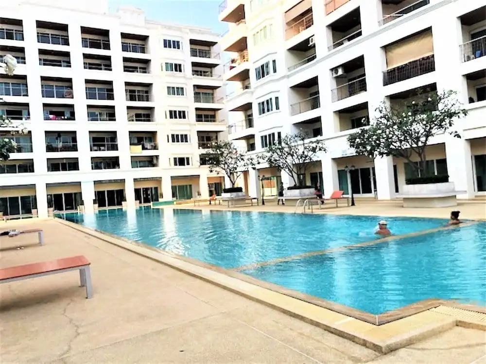 Large Studio with Balcony - TW Platinum Suites, Jomtien