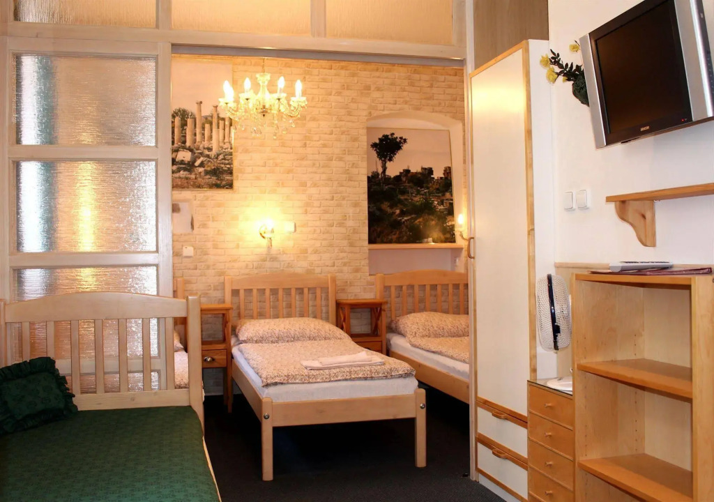Alice Apartment House