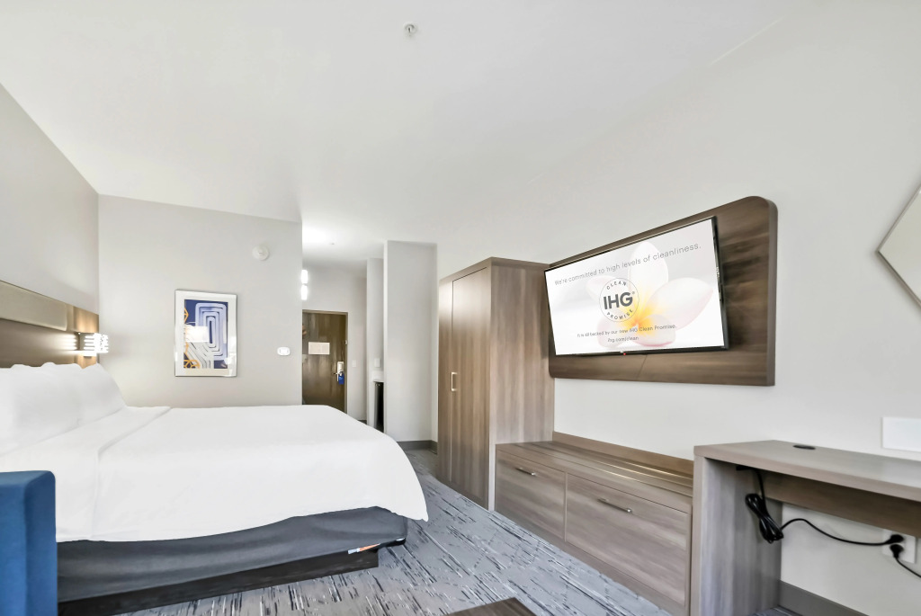 Holiday Inn Express Palestine by IHG