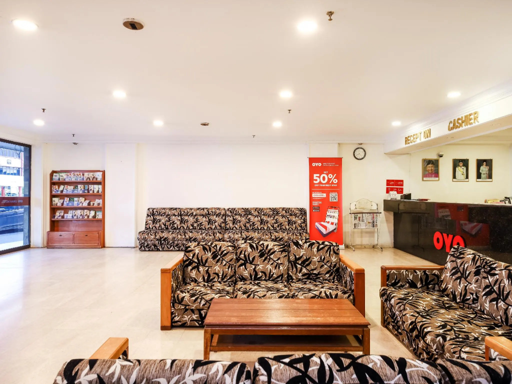 OYO 11342 Liwah Hotel