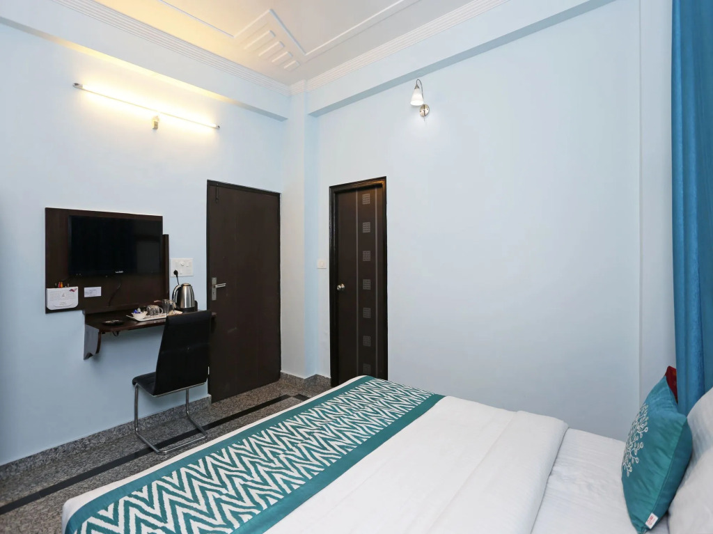 OYO 8543 Hotel Tatsa