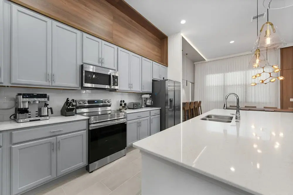 Brand New Modern State of the Art Home Sleeps 31