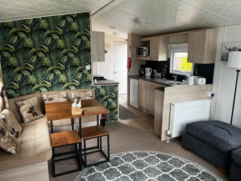 Relaxing and Quiet Holiday Cabin, Sleeps 4