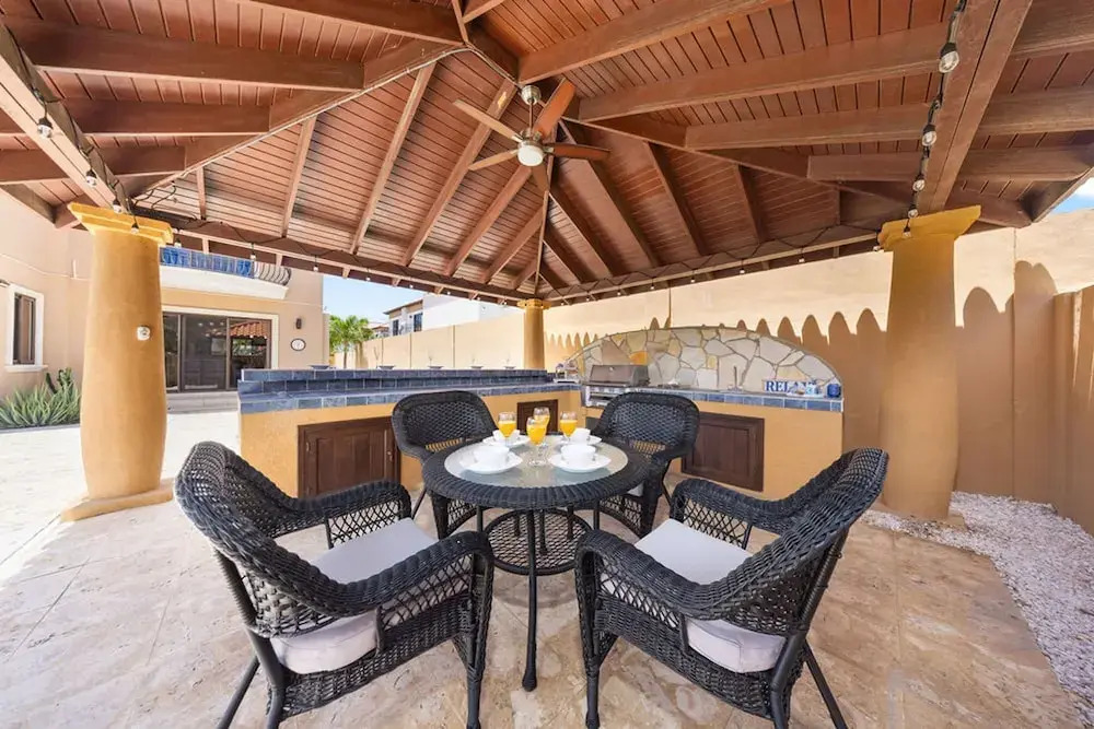 Gold Coast 4br4 5BA Villa w Privatepool Gym