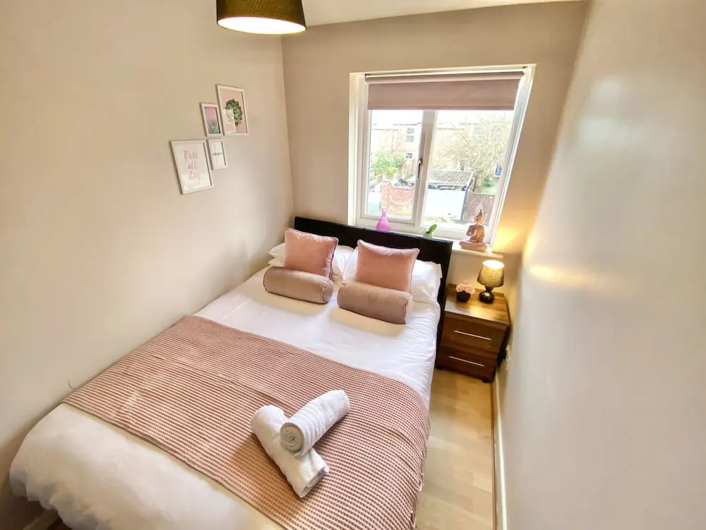 3-bed Townhouse Parking Deep Cleaned