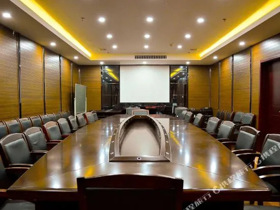 Tang Dynasty Business Hotel (Cangzhou Central Hospital No.2 Middle School Branch)