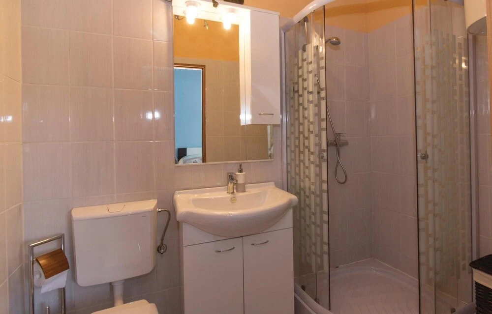 Nice Home in Sisan With Wifi and 7 Bedrooms