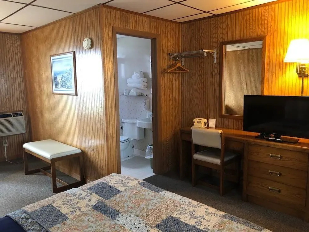 Riviera Motel