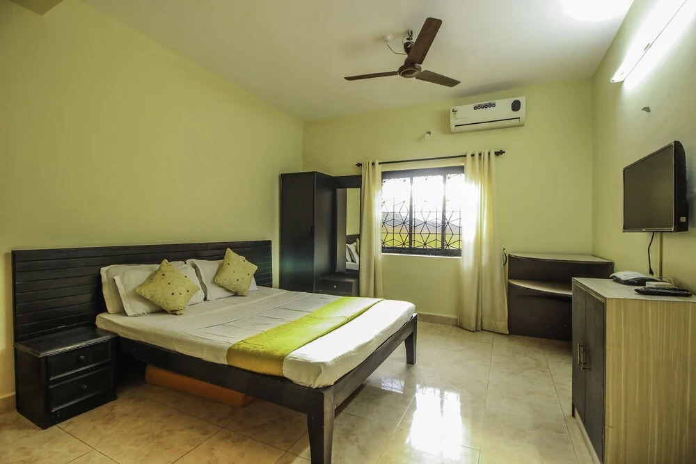 OYO 10203 Home Bright 2BHK Anjuna Beach