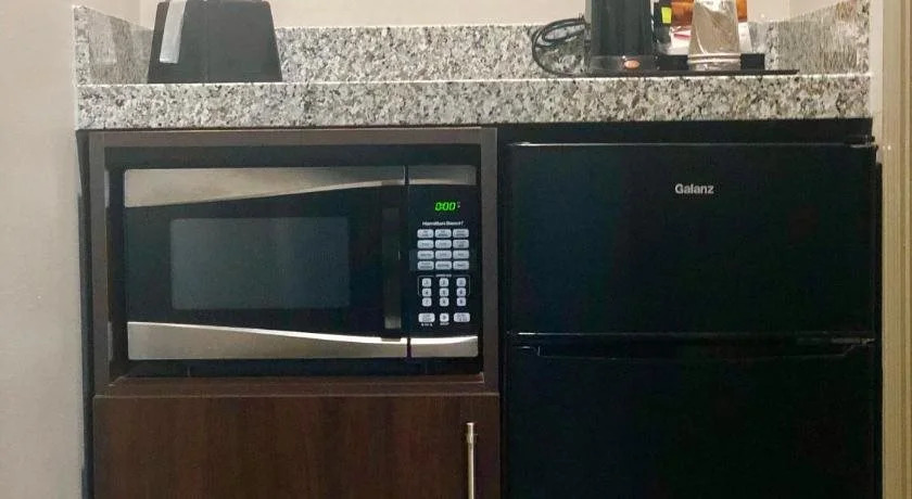 Catoosa Inn & Suites