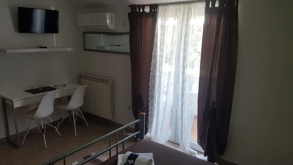 Martina Guest house-Rooms