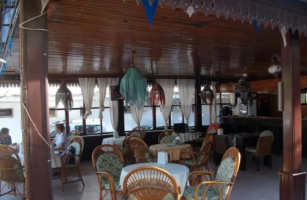 Ilhan Hotel