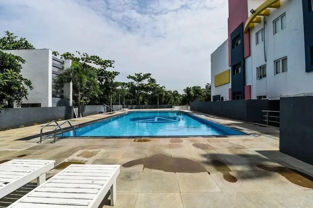 Green City Club by OYO Rooms