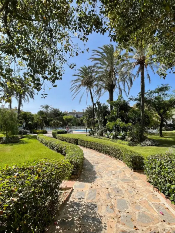 La Petite For t Seaview Flat in Marbella