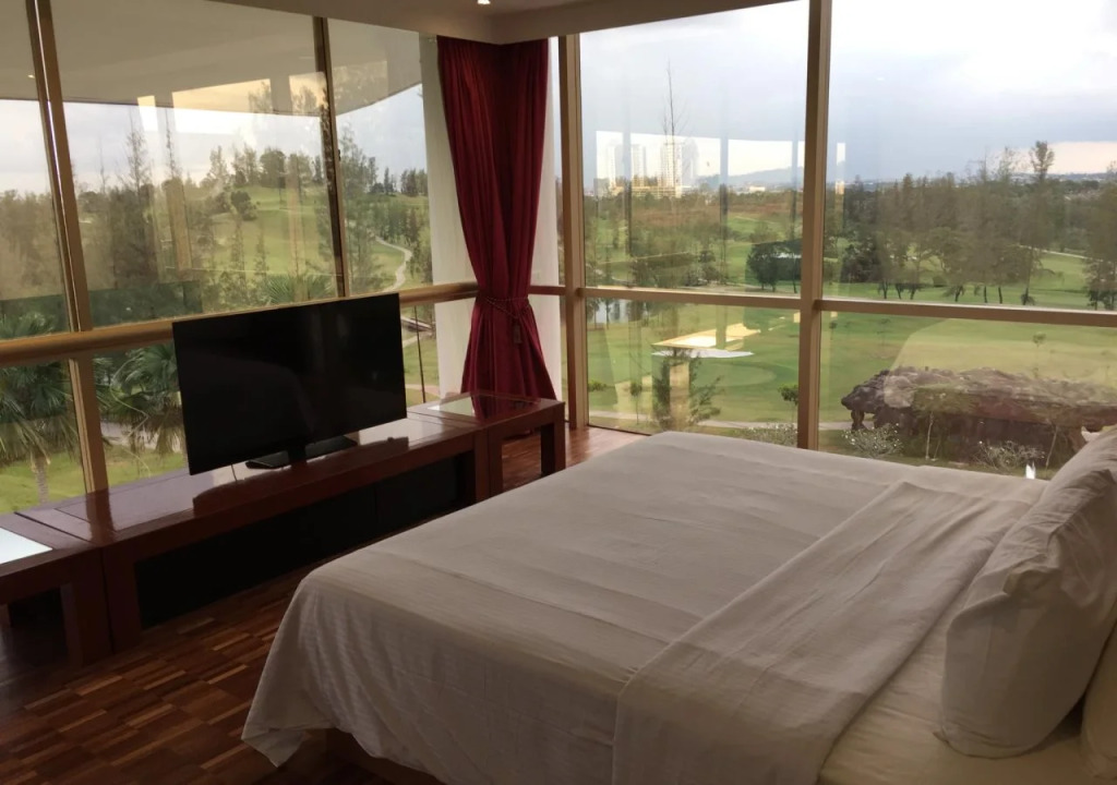 Austin Heights Golf and Hotel Resort