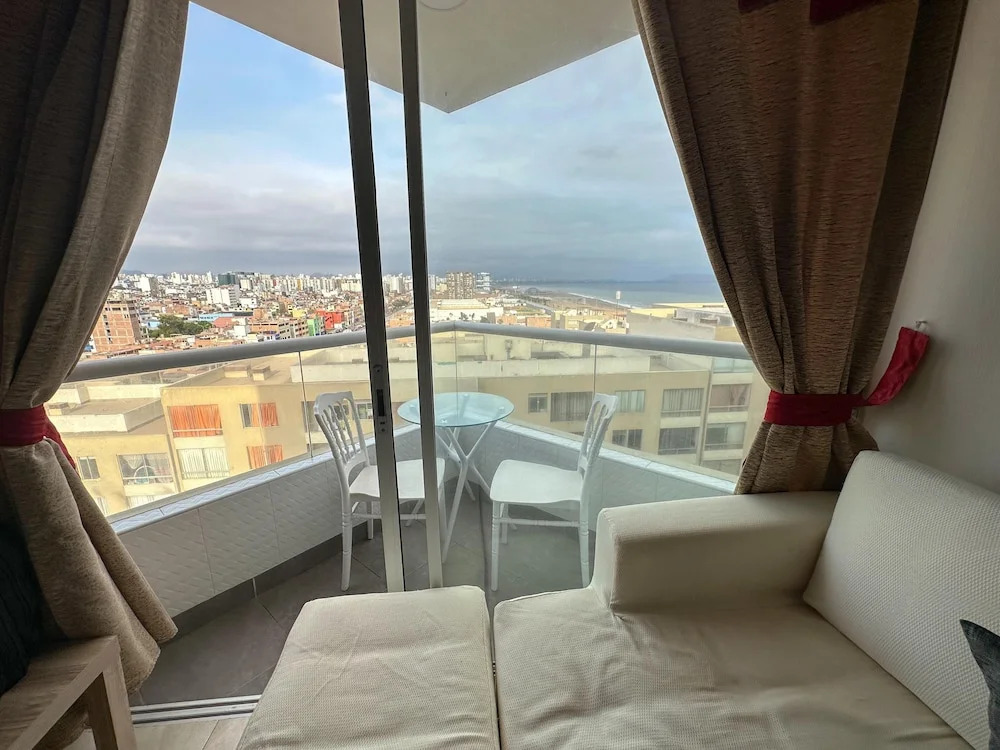 Ocean View Apartment with Pool (1206)