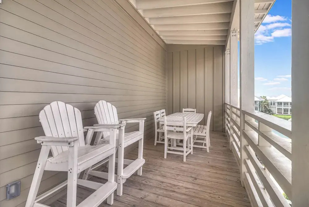Beach Bungalow TC 2305