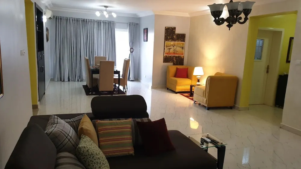 Sim court 1 safe court apartment
