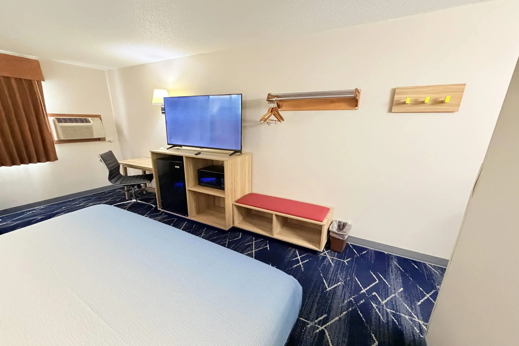 Super 8 by Wyndham Hot Springs