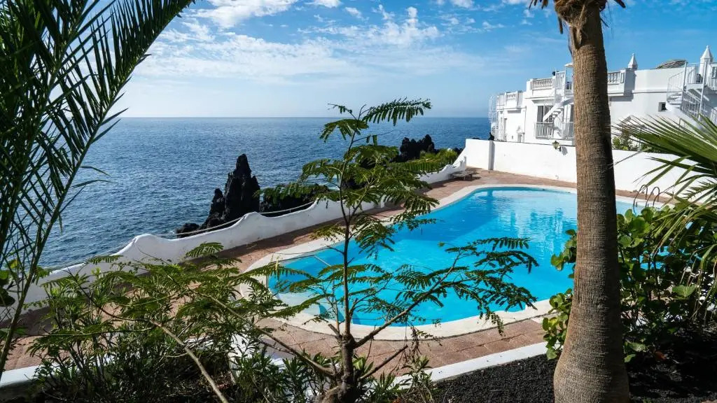 Ocean shore apartment 1