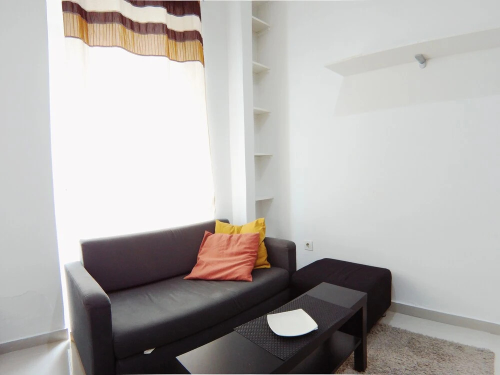 Apartamento en bajos cercano a Principe Pío AZBEXC