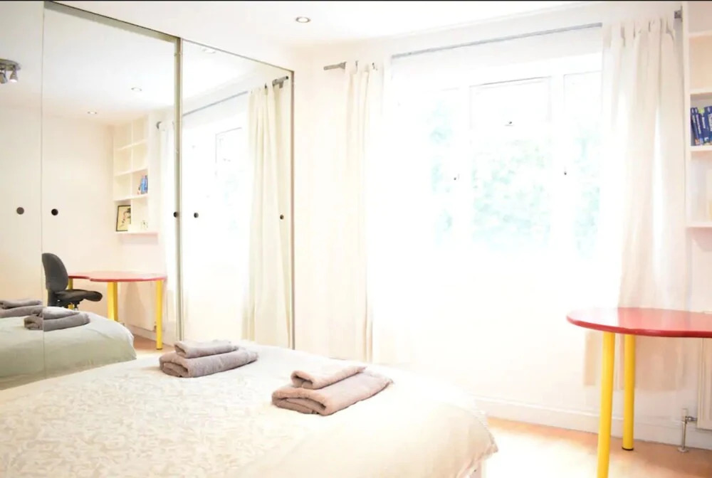 Spacious 2 Bedroom Apartment in Trendy Dalston