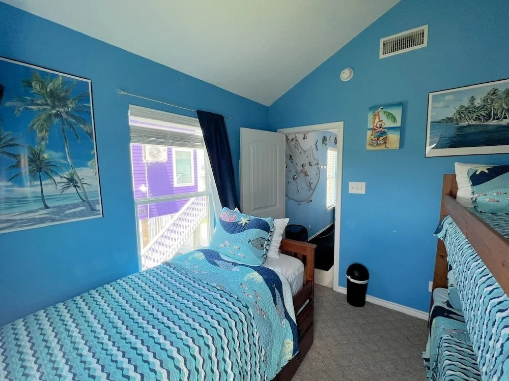 Blue Beacon 2 Bedroom Home by Redawning