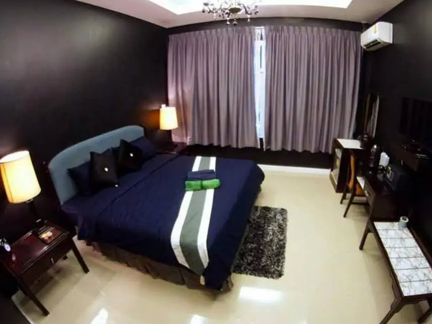 Pitbull Hotel