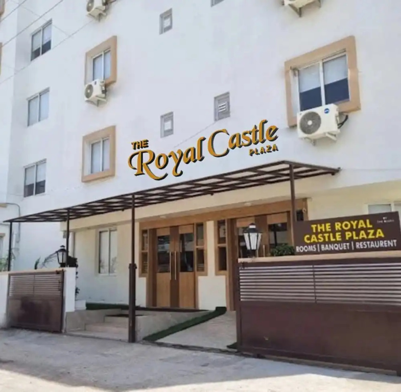 Signum CityScapes The Royal Castle Plaza