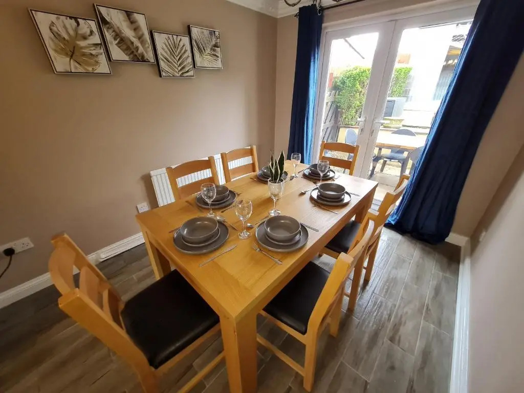 ** family 3 Bed house BPW, with private garden **