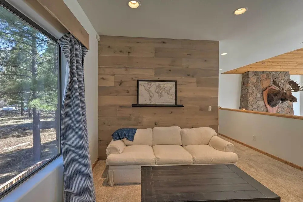 Near Golfing: Munds Park Cabin w/ Deck!