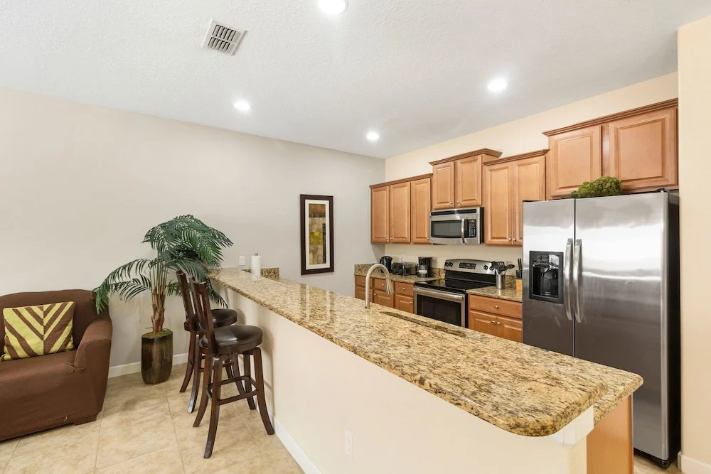 Paradise Palms 8974