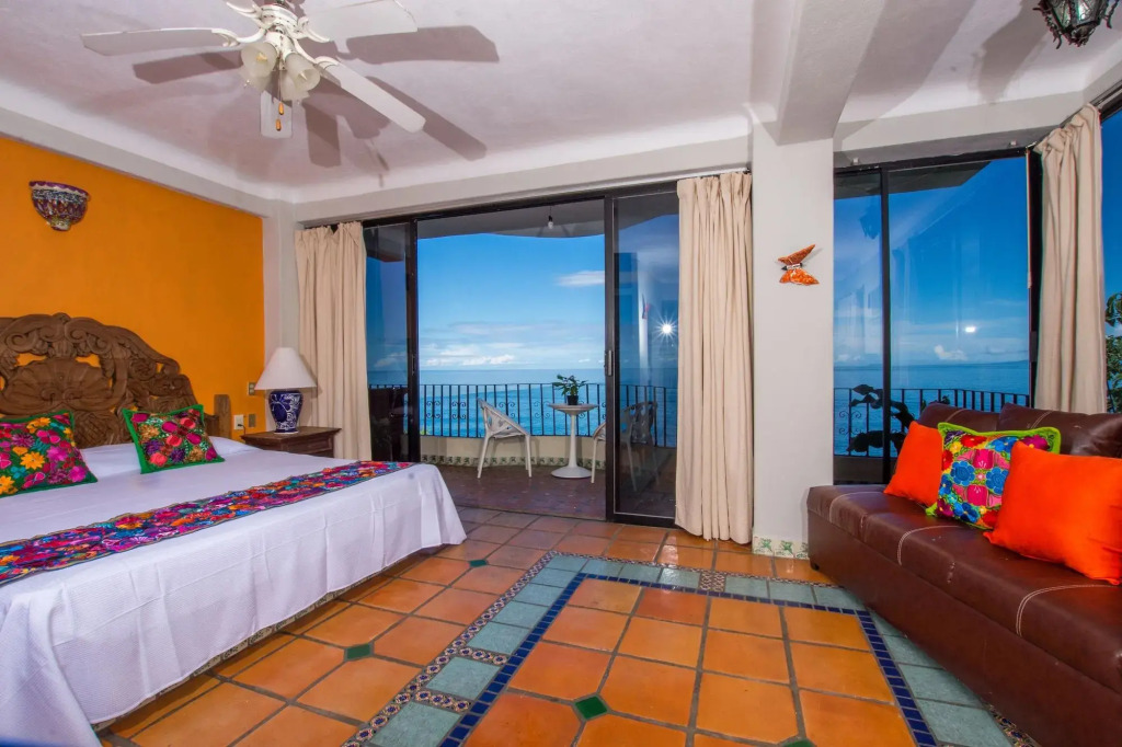 Mar Sereno Hotel & Suites