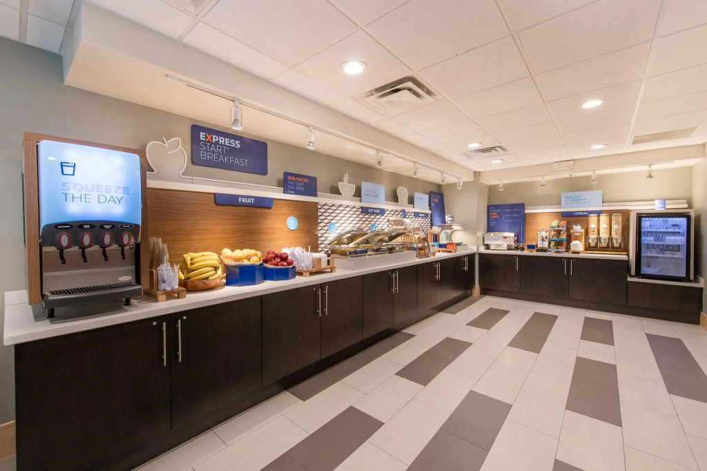 Holiday Inn Express & Suites Columbia-I-26 @ Harbison Blvd by IHG