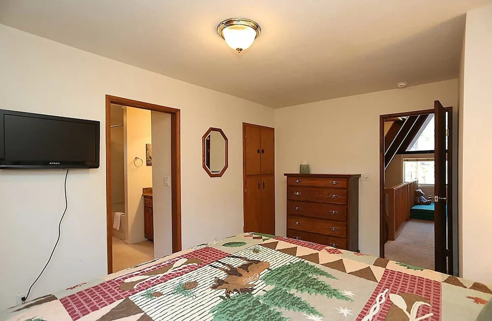 Bear Tree Hideaway 1510 by RedAwning