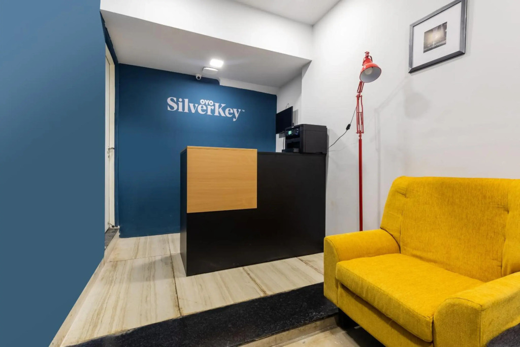 OYO SilverKey 76075 Softvision College