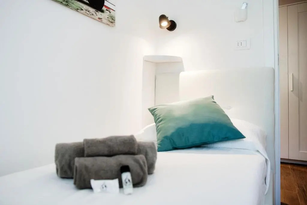 White Loft Como Center - By House Of Travelers