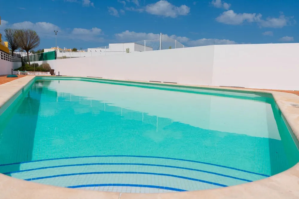 15min walk to Cabanas center, Pool, Wifi, Bbq and air-conditioning