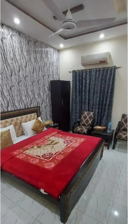 Family Guest House in Garden Town