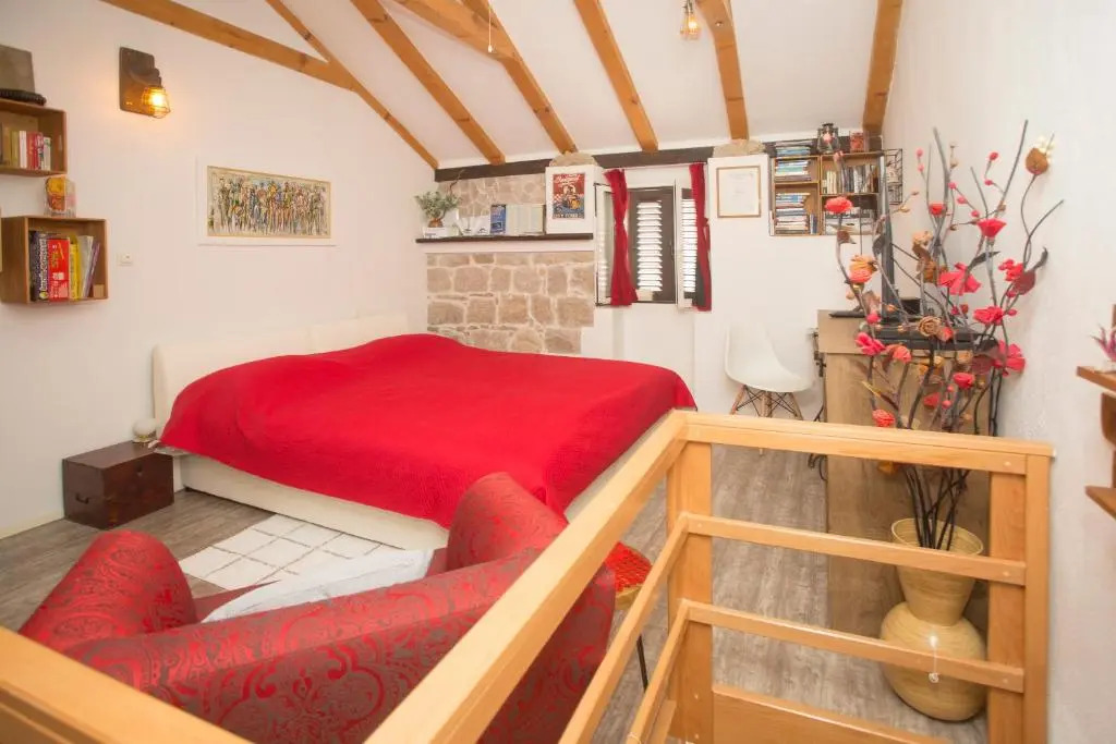 Old Town Petrova Accommodation