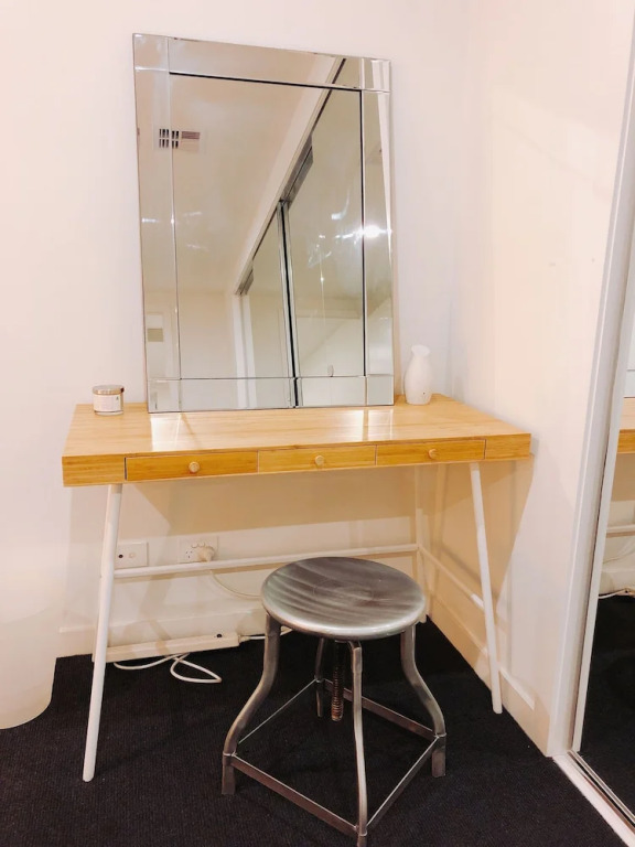 Modern Classy 3 lv Townhouse with WIFI