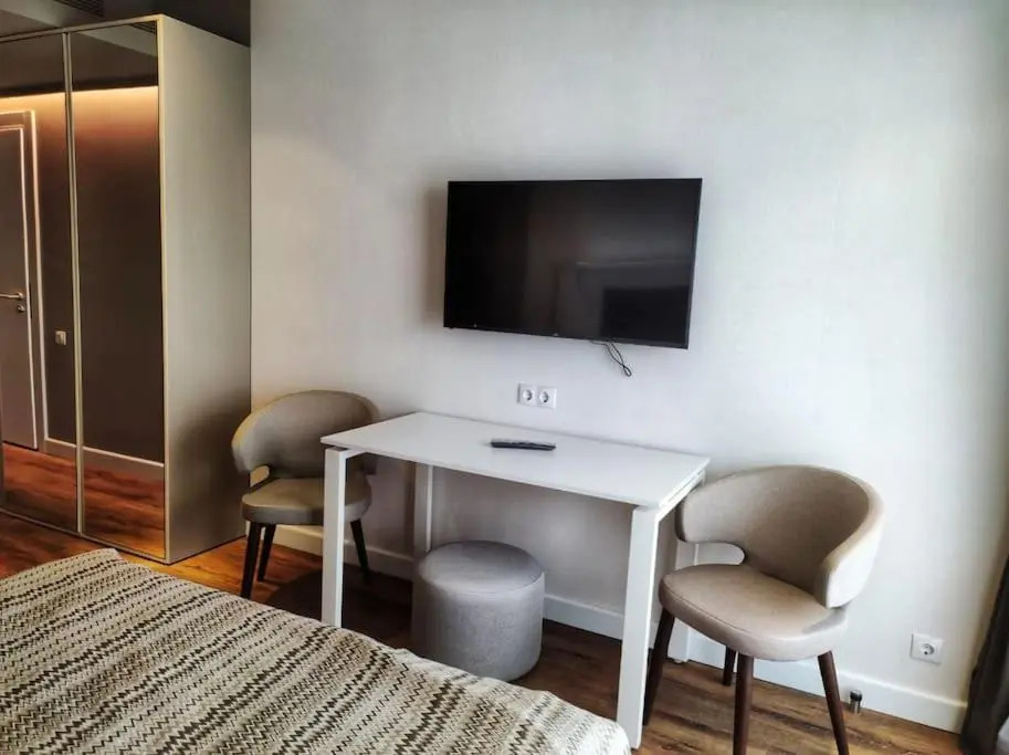 Leo Group Luxury Apartment 24-32 Alliance Palace