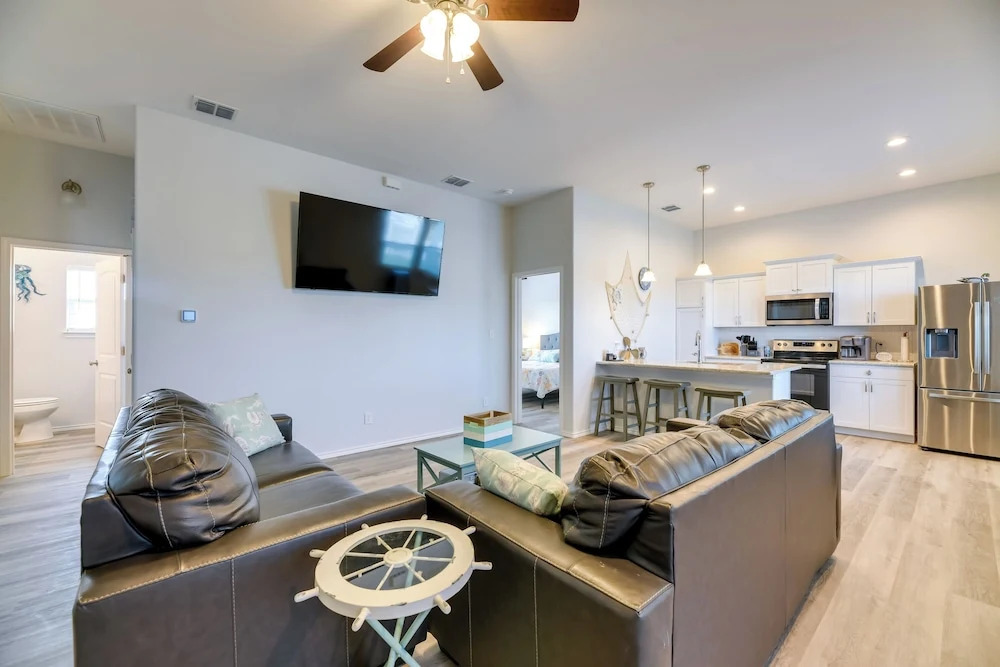 Community Pool Access & Bay View: Rockport Home!