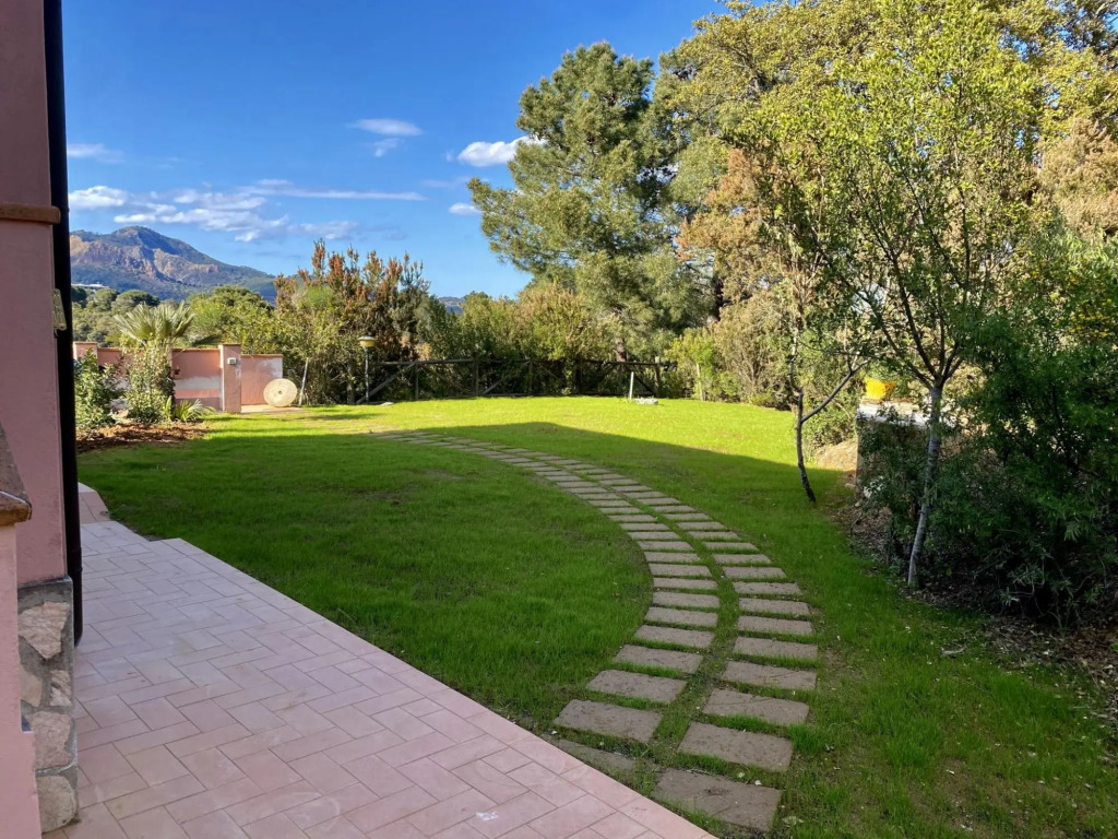 5 apartments (4 -7 beds) with private swimming pool near the beach of Naregno. Three Rooms apt. for-SERAMATTINO C