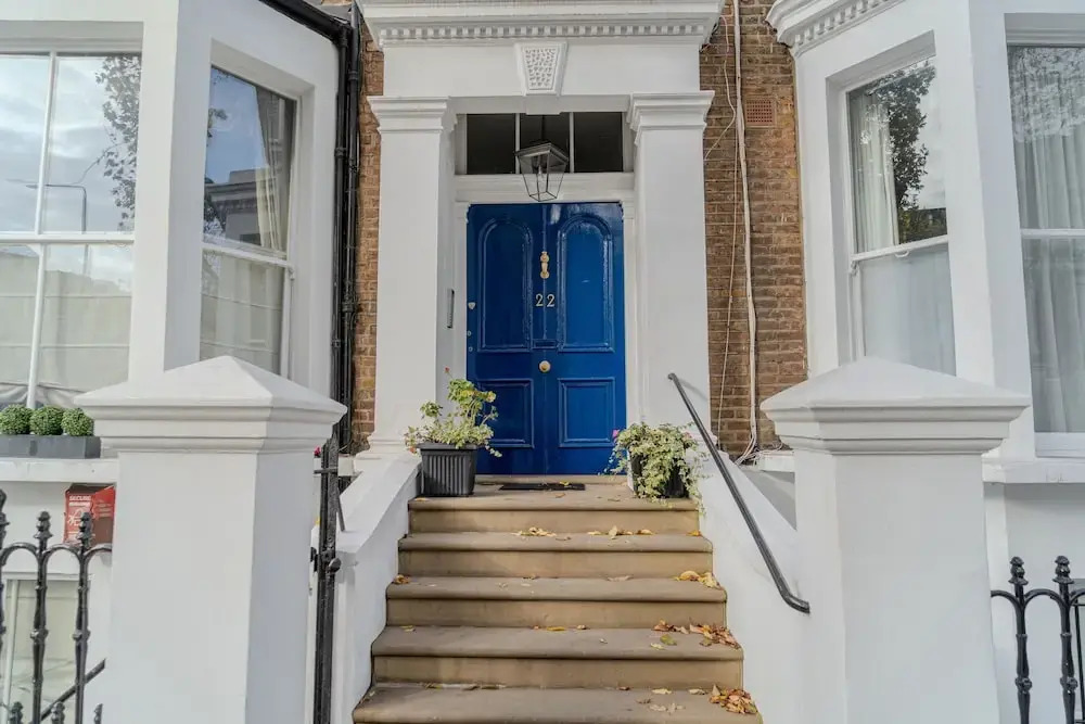 Warm & Welcoming London Escape With Home Touches