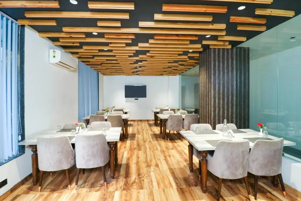 Hotel Vertu IGI Delhi Airport By OPO,Free Airport Pickup & Drop